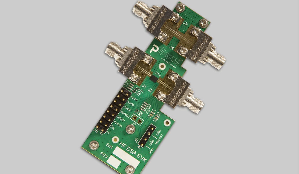 YAMAHA YM2413 DIP18 IC APEX 20KE FPGA 400K 672-FBG YAMAHA YM2413 DIP18 IC APEX 20KE FPGA 400K 672-FBG
